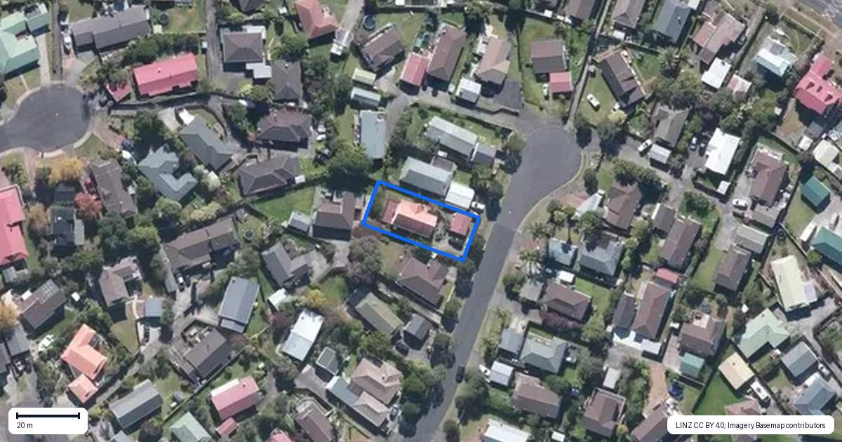 Property context map for 32 Hassan Drive, Massey, Auckland