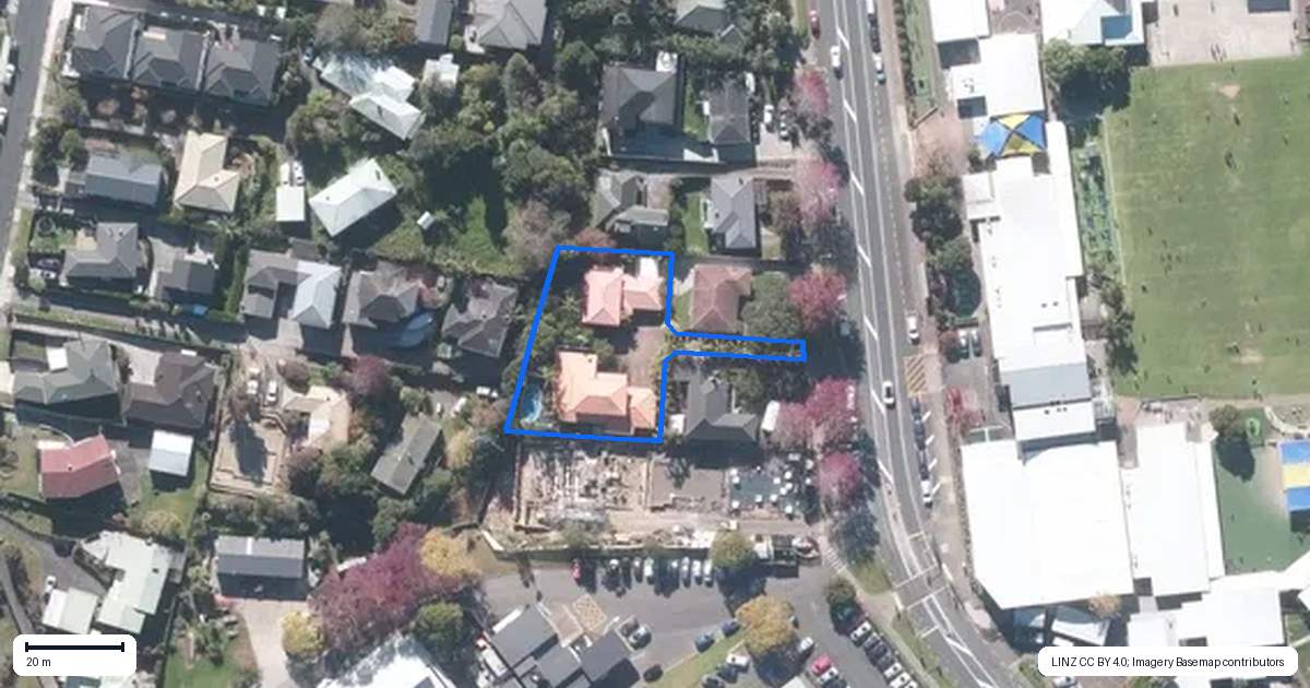 Property context map for 13A Sandspit Road, Cockle Bay, Auckland