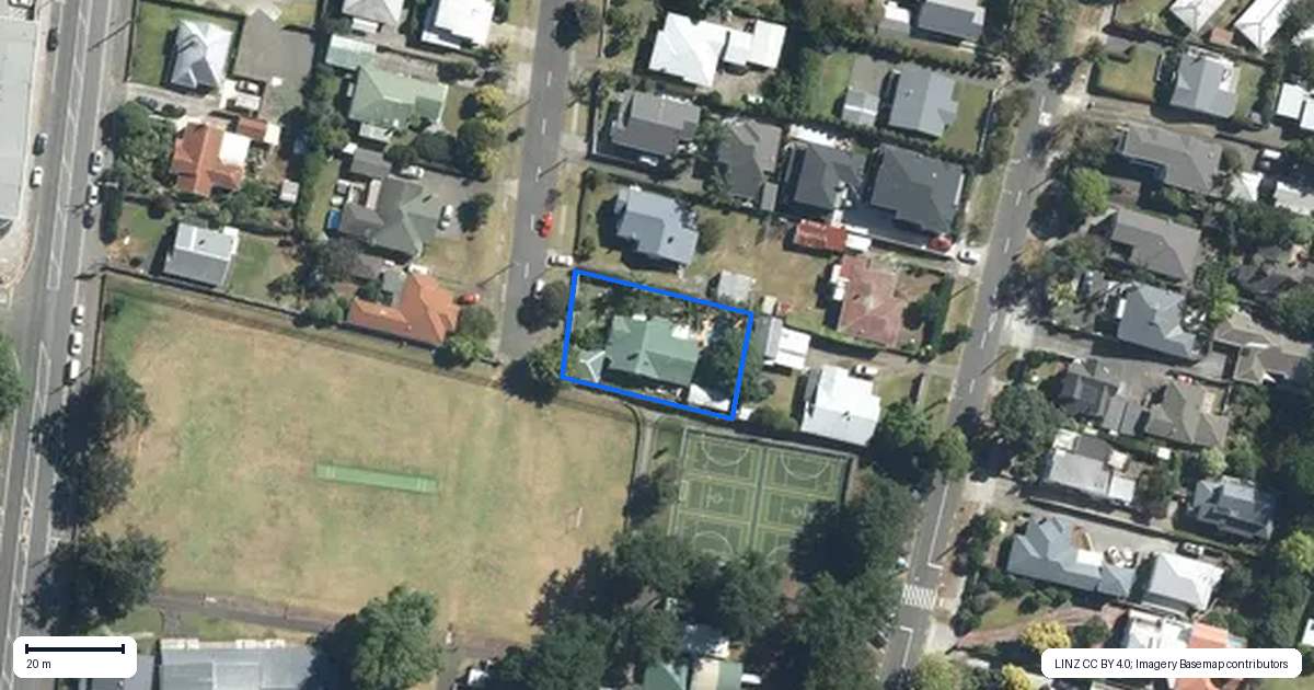 Property context map for 38 Queensway, Three Kings, Auckland