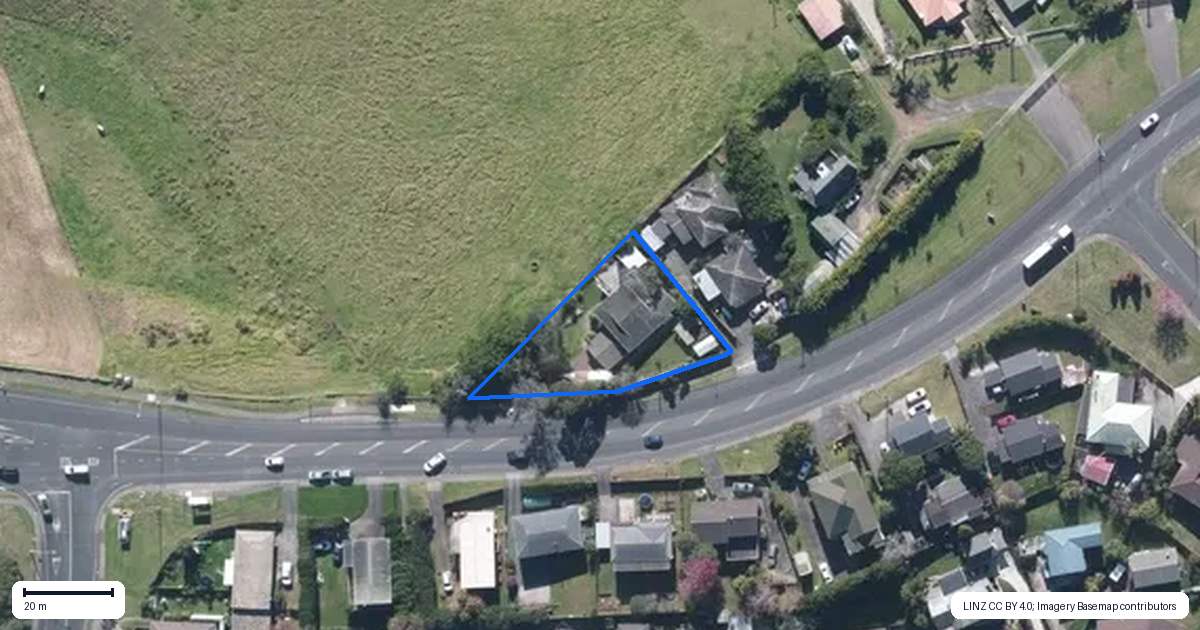 Property context map for 8 Hobsonville Road, West Harbour, Auckland