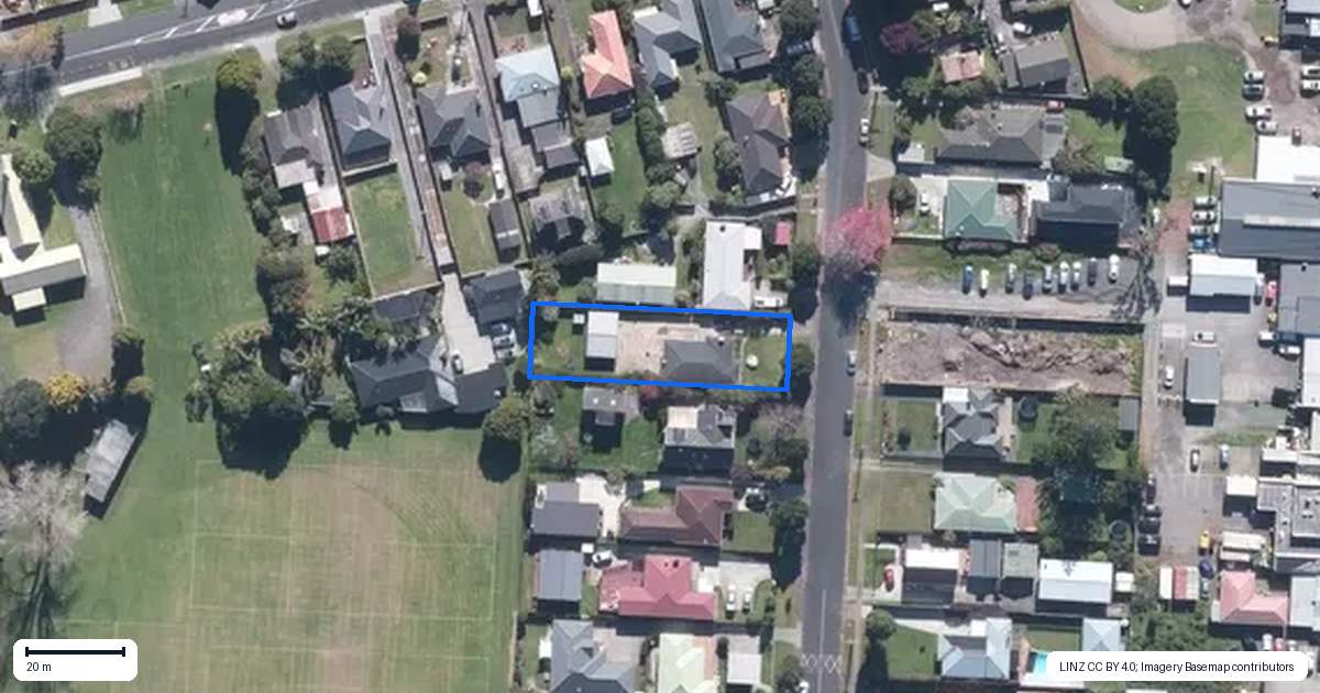 Property context map for 20 Peachgrove Road, Te Atatu Peninsula, Auckland