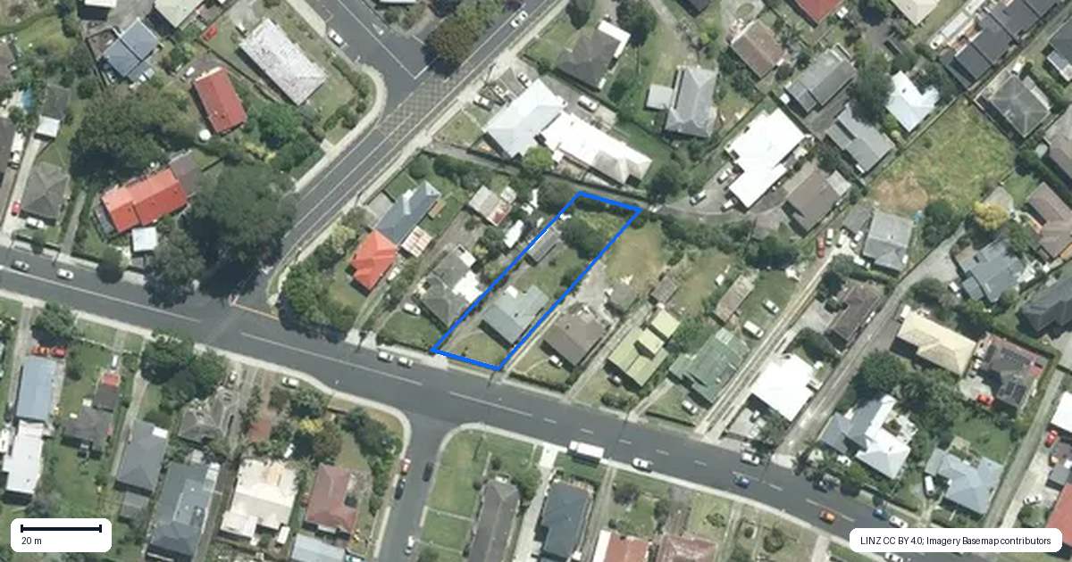 Property context map for 14 Exmouth Road, Northcote, Auckland