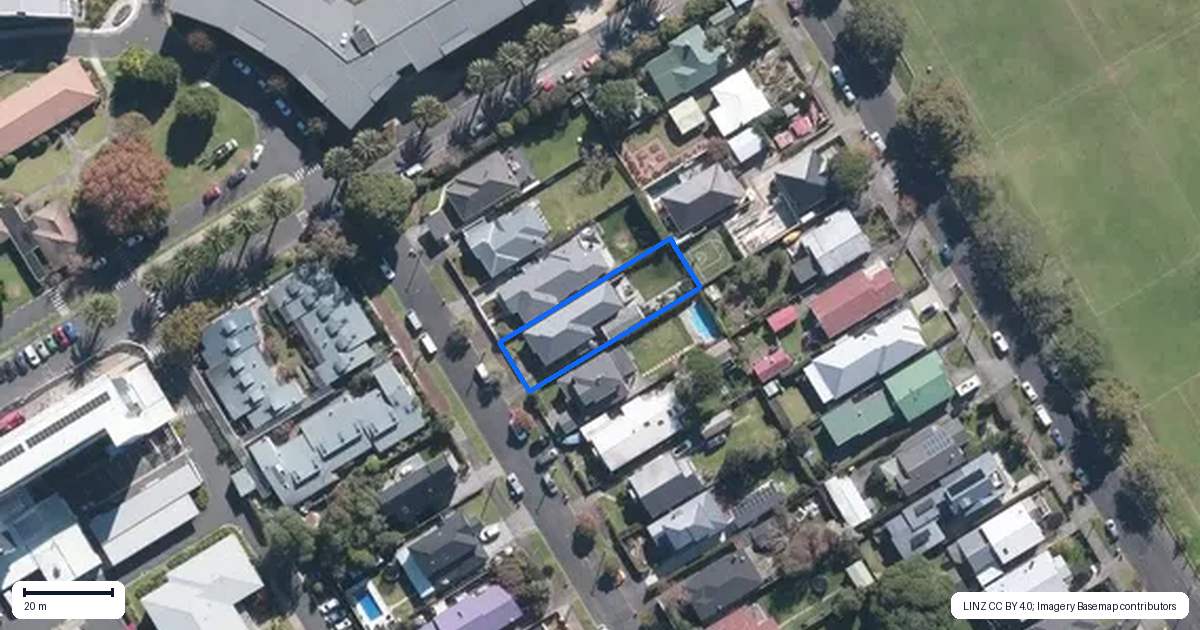 Property context map for 31 Maranui Avenue, Point Chevalier, Auckland