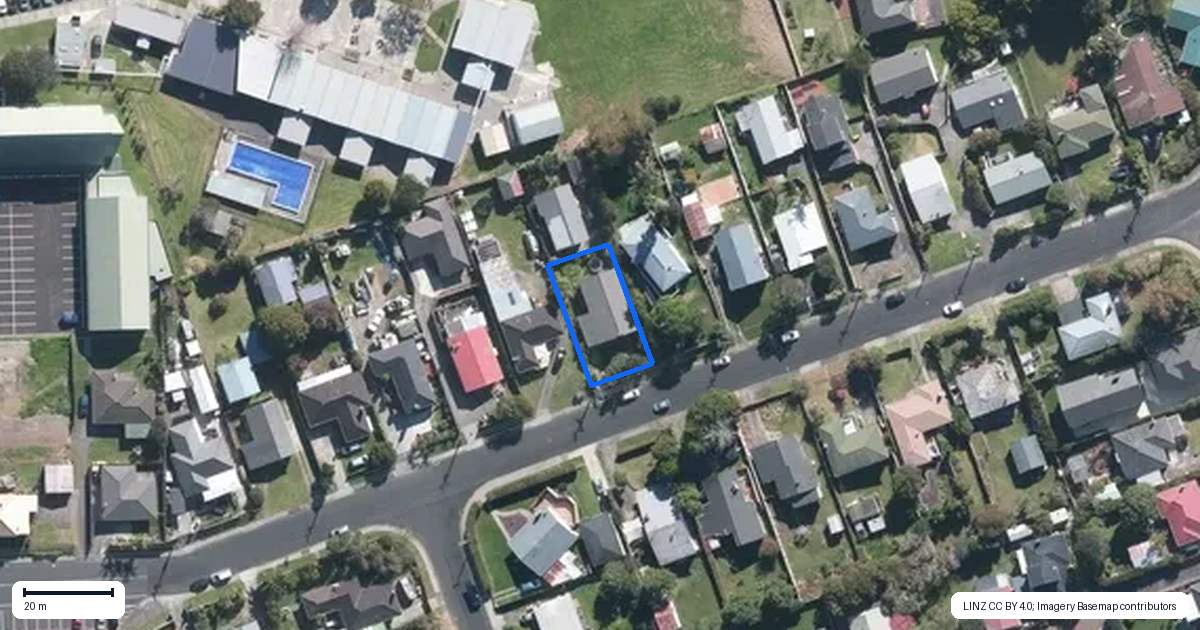 Property context map for 15 Levesque Street, Birkdale, Auckland