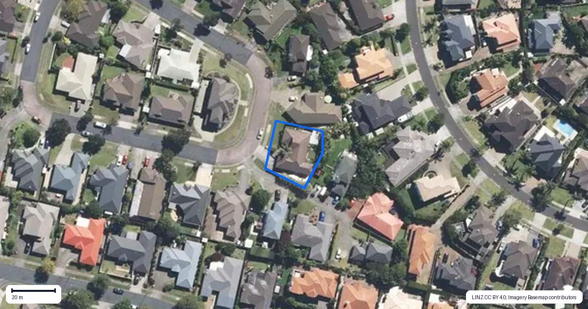 Property context map for 43 Newbliss Crescent, East Tamaki Heights, Auckland