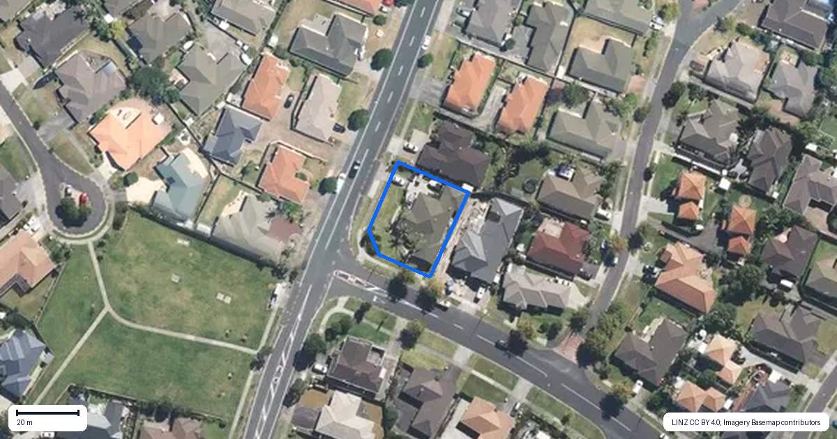 Property context map for 99 Moyrus Crescent, East Tamaki Heights, Auckland