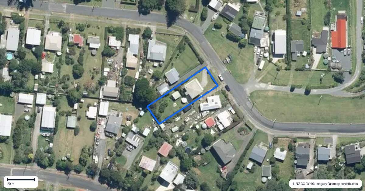 Property context map for 102 Howard Road, Orere Point