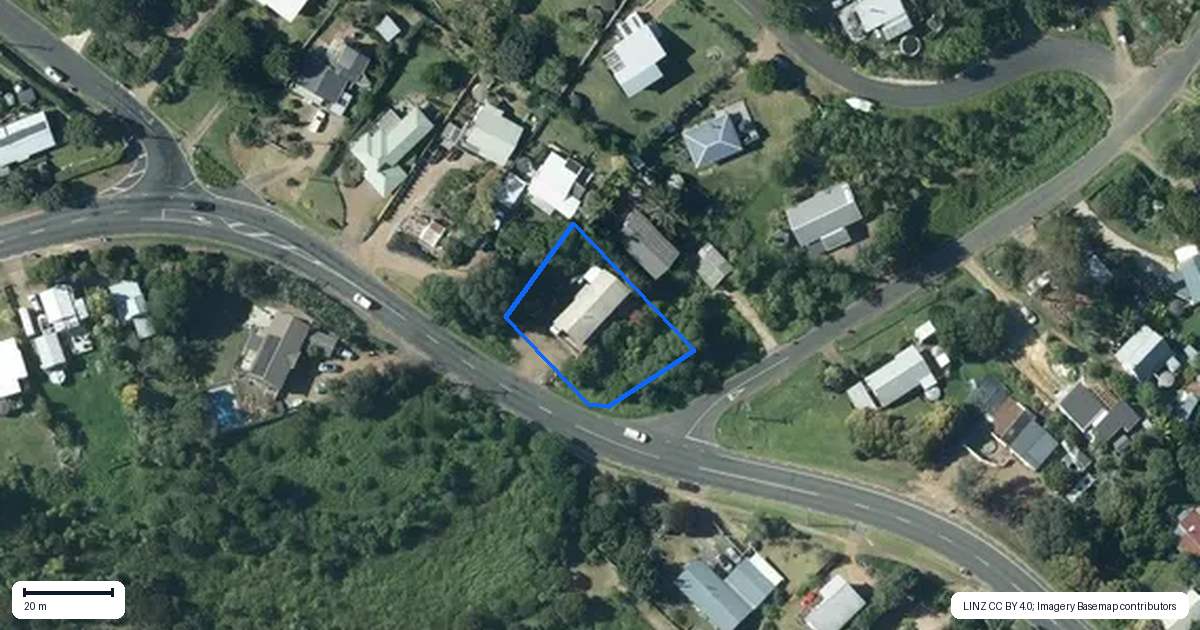 Property context map for 33 Alison Road, Surfdale, Waiheke Island