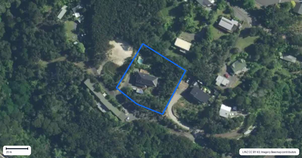 Property context map for 8 Kaipatiki Rise, Haruru