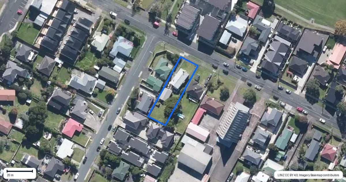 Property context map for 98 Taikata Road, Te Atatu Peninsula, Auckland