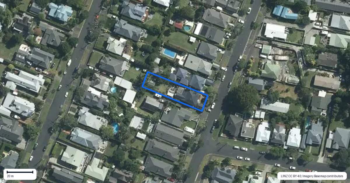 Property context map for 13 William Bond Street, Stanley Point, Auckland
