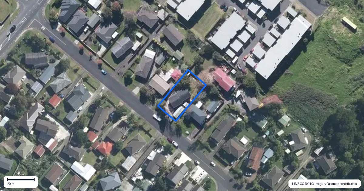 Property context map for 16 Newham Place, Henderson, Auckland