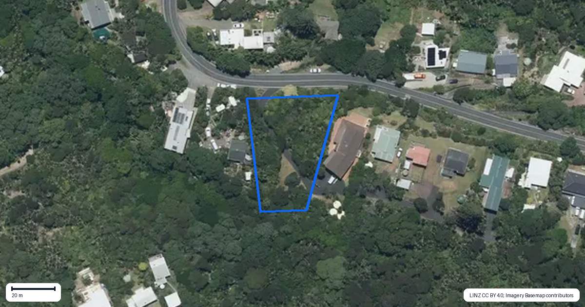Property context map for 77 Seaview Road, Piha