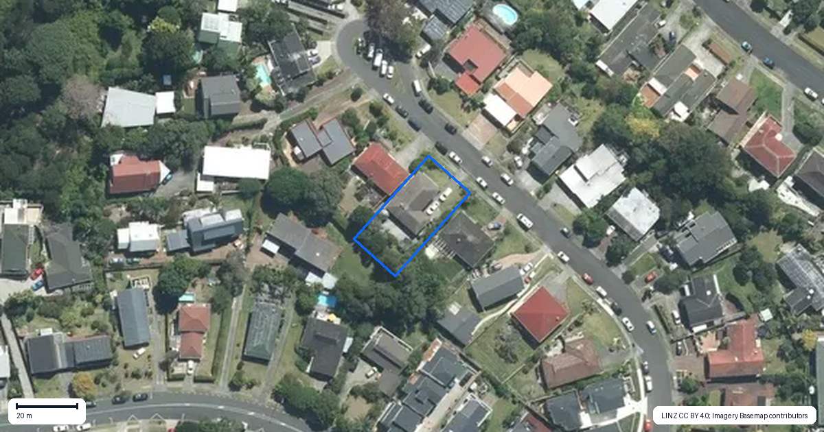 Property context map for 11 Robin Lane, Browns Bay, Auckland