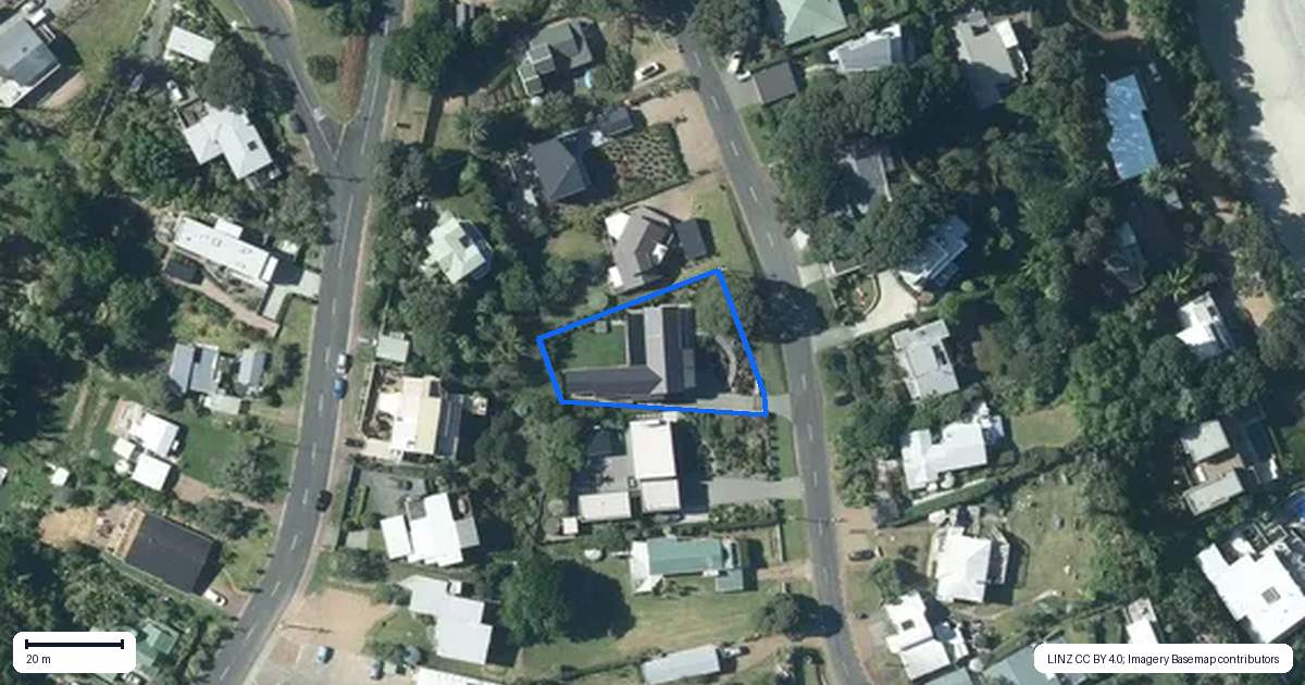 Property context map for 8 Waikare Road, Oneroa, Waiheke Island