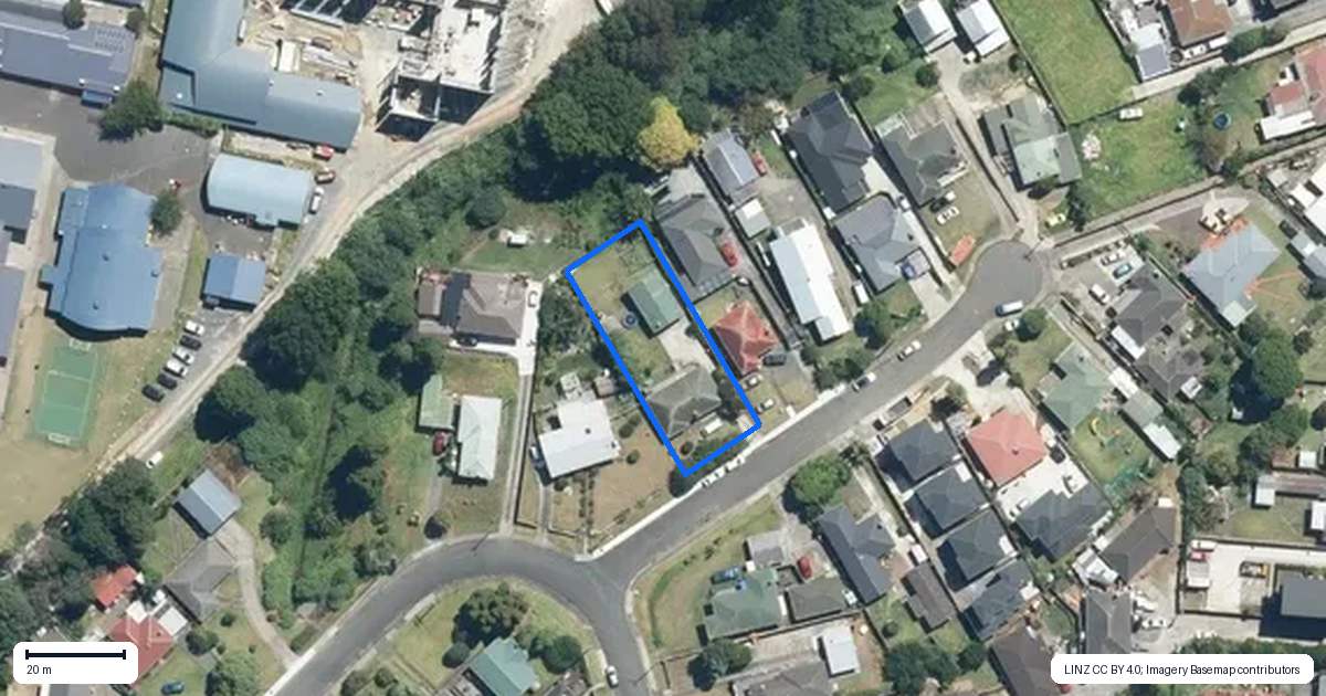 Property context map for 4 Staines Avenue, Mangere East, Auckland