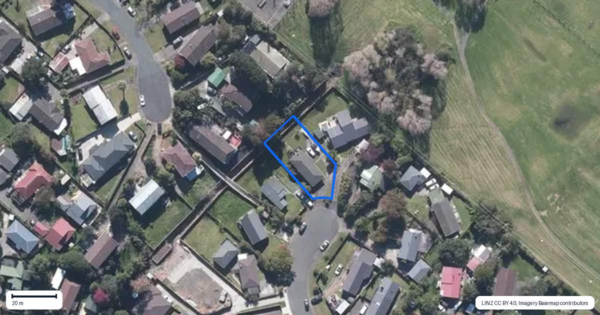 Property context map for 26 Imperial Place, Henderson, Auckland