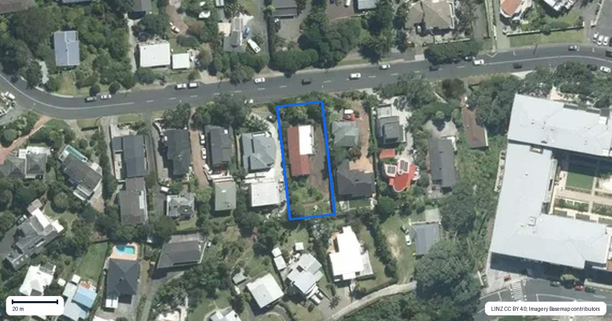 Property context map for 14 Valley Road, Browns Bay, Auckland