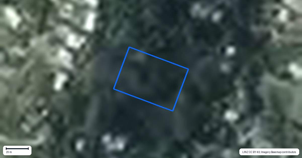Property context map for 38 Lannan Road, Surfdale, Waiheke Island