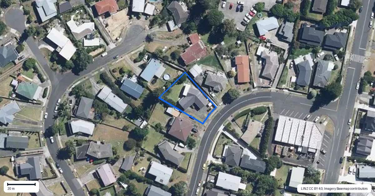 Property context map for 13 Carole Crescent, Pakuranga, Auckland