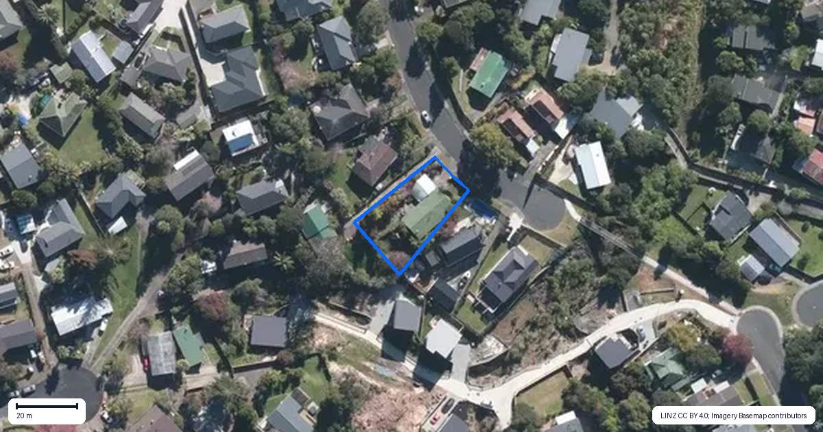 Property context map for 15 Woodhams Street, Beach Haven, Auckland