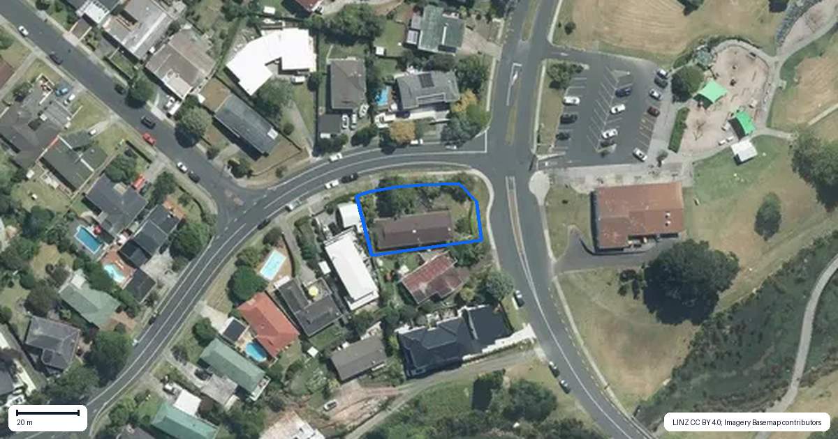 Property context map for 90 Glencoe Road, Browns Bay, Auckland