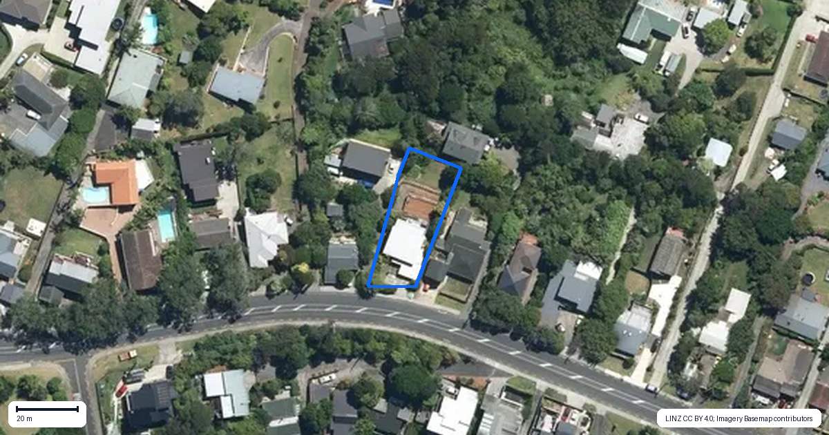 Property context map for 229 Golf Road, Titirangi, Auckland