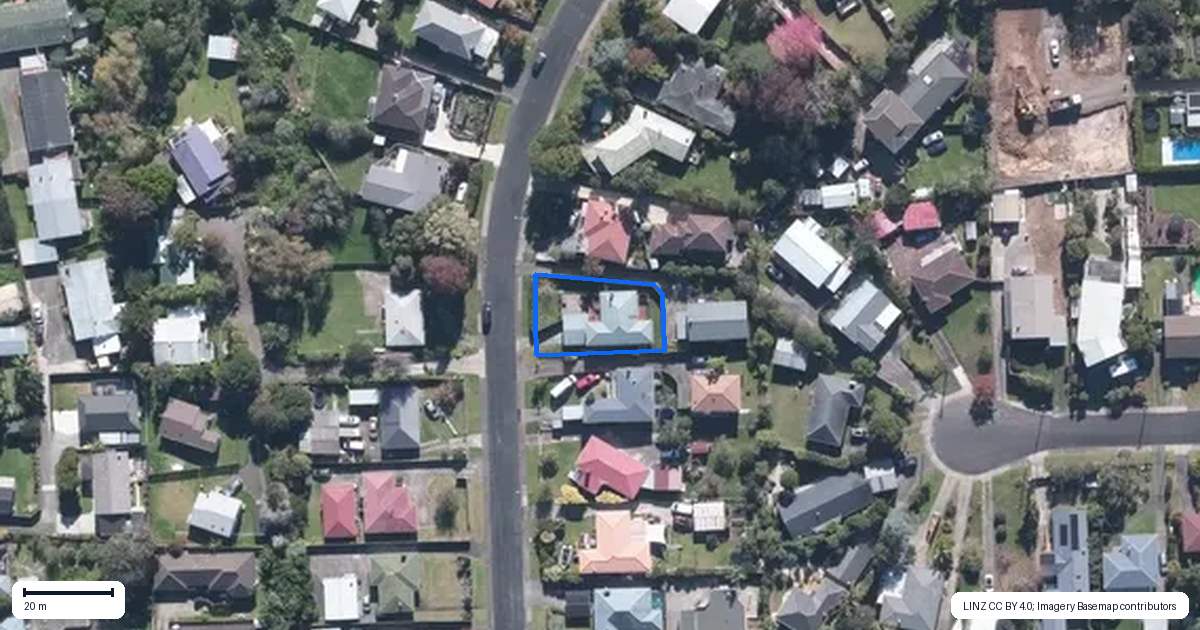 Property context map for 15 Gill Avenue, Te Atatu Peninsula, Auckland