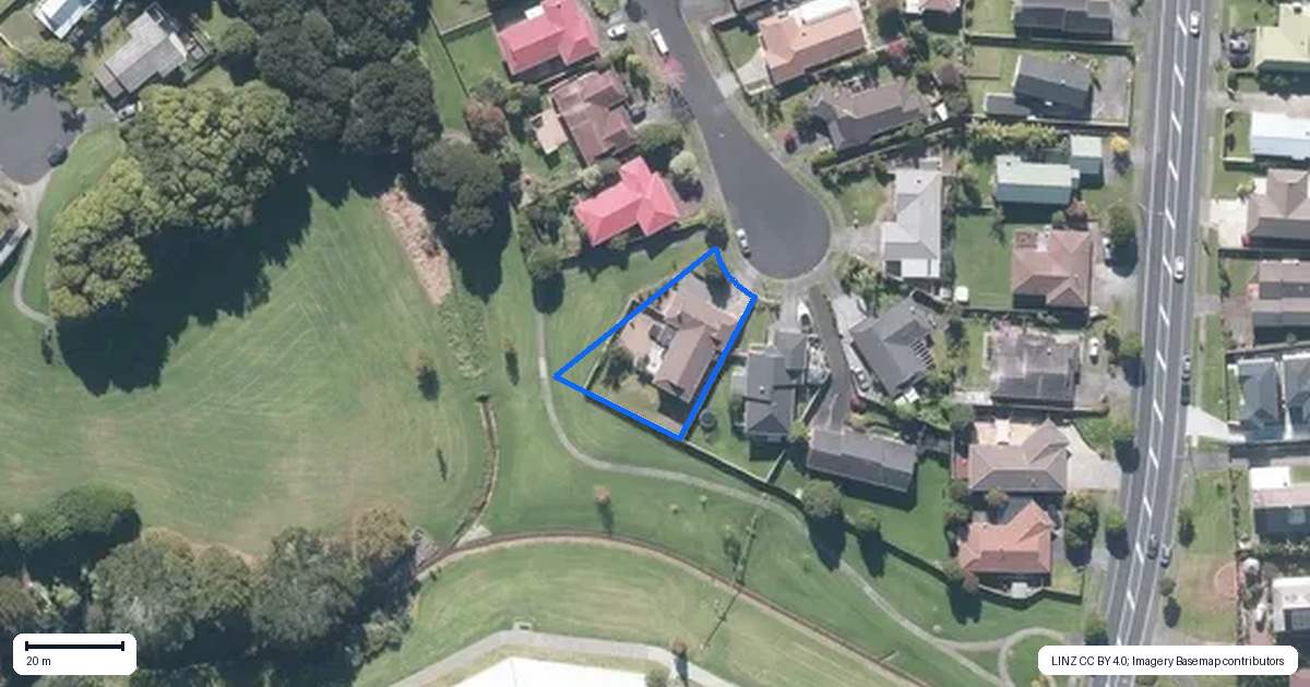 Property context map for 41 Pinewood Grove, Botany Downs, Auckland