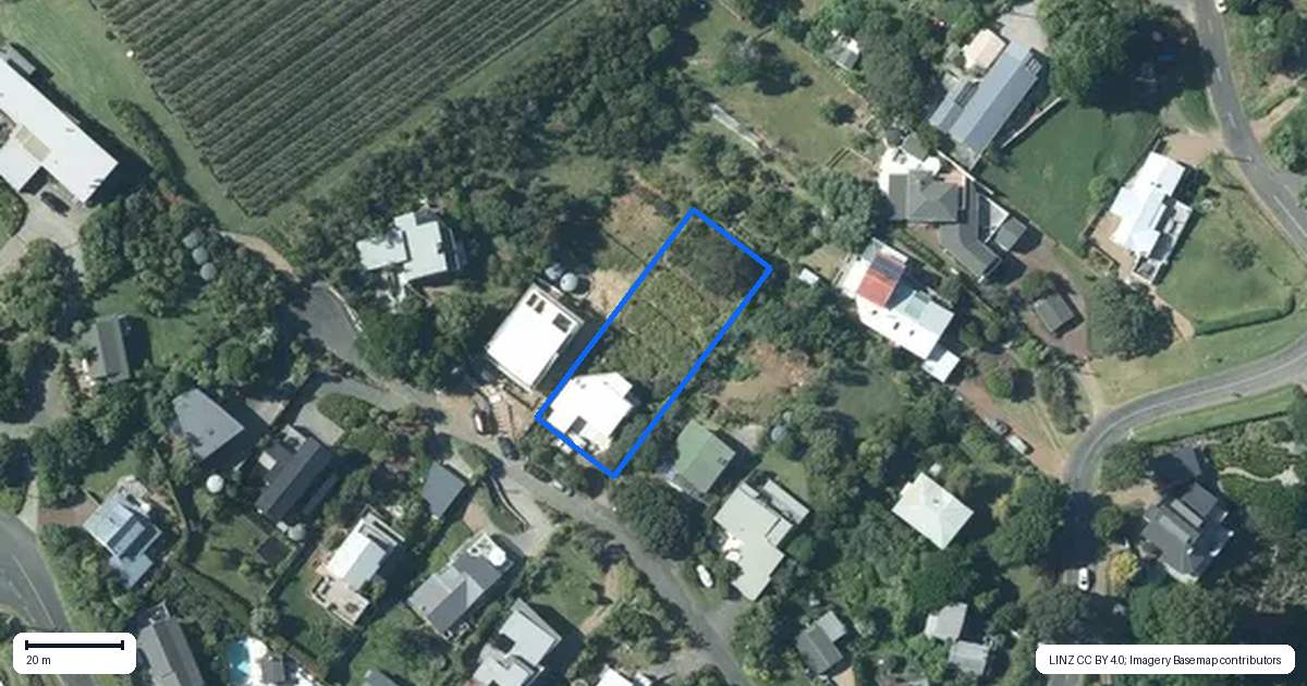 Property context map for 8 Karu Street, Oneroa, Waiheke Island