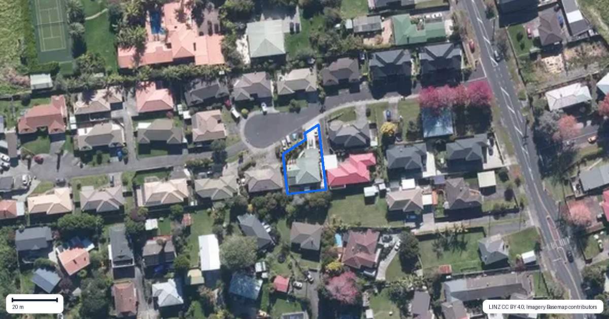 Property context map for 8 Jelicich Court, Henderson, Auckland