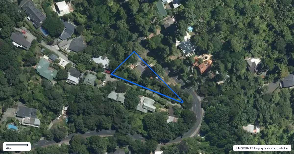 Property context map for 45 Park Road, Titirangi, Auckland
