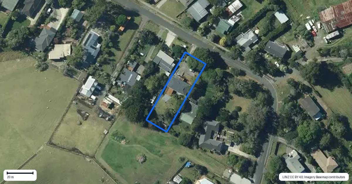 Property context map for 31 Grassmere Road, Henderson Valley, Auckland