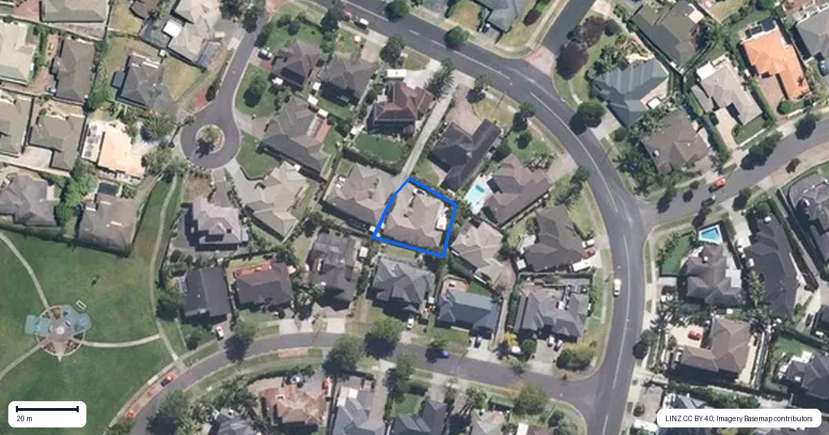 Property context map for 33 Moyrus Crescent, East Tamaki Heights, Auckland