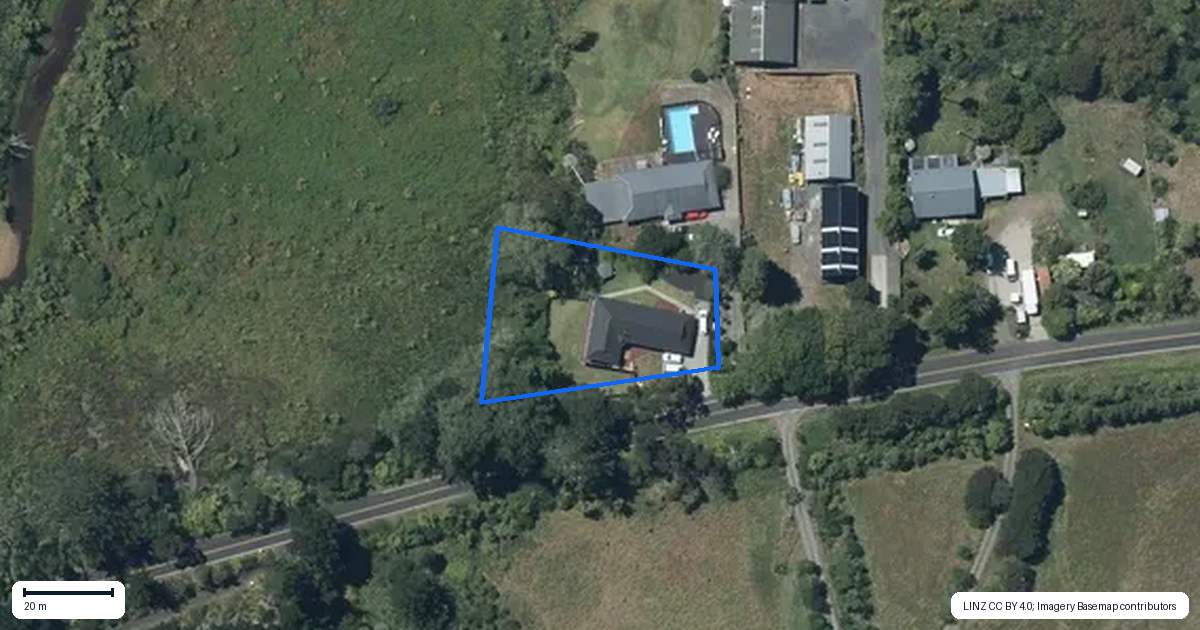 Property context map for 131 Bethells Road, Waitakere, Auckland