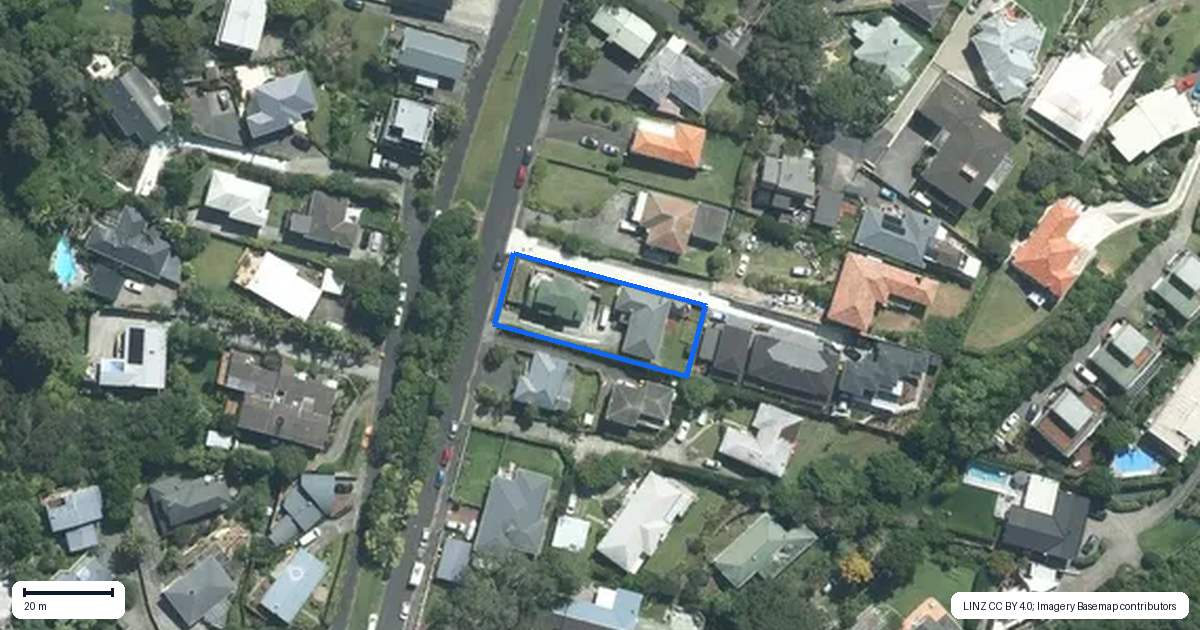 Property context map for 16 Howard Road, Northcote, Auckland