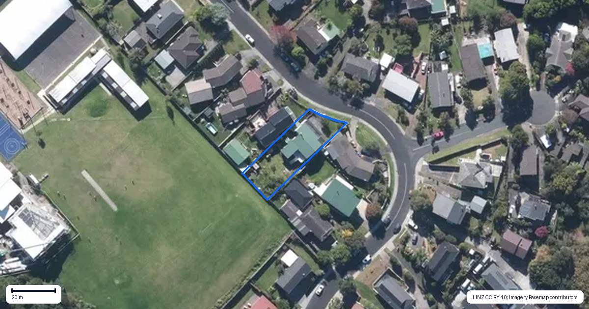 Property context map for 42 Spence Road, Henderson, Auckland