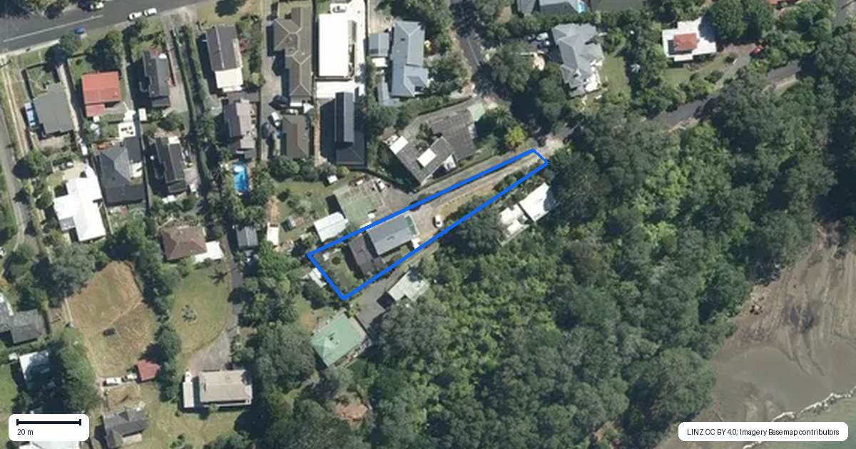 Property context map for 21A Cleve Road, Green Bay, Auckland
