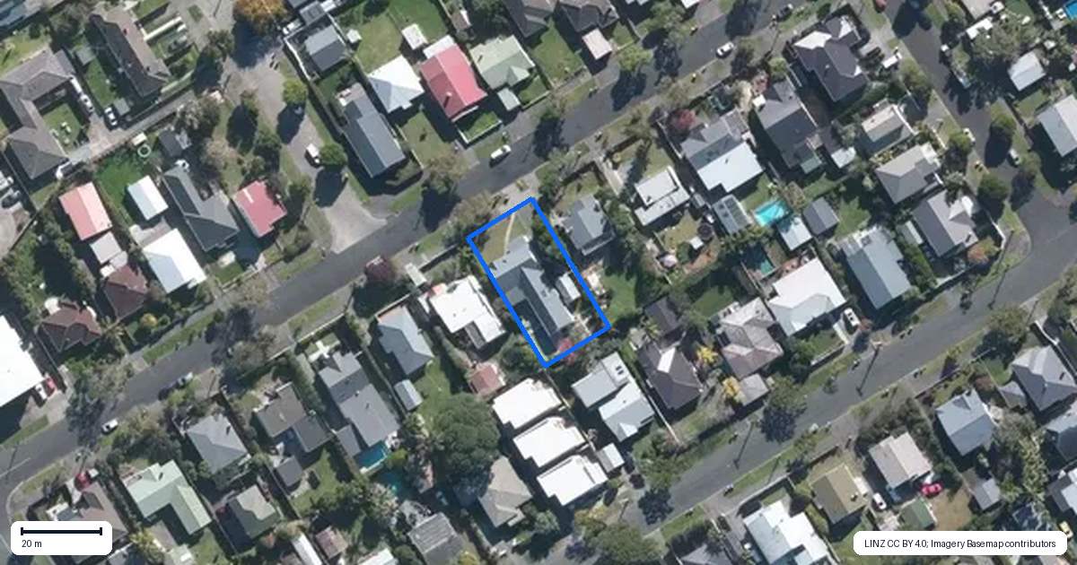 Property context map for 44 Smale Street, Point Chevalier, Auckland