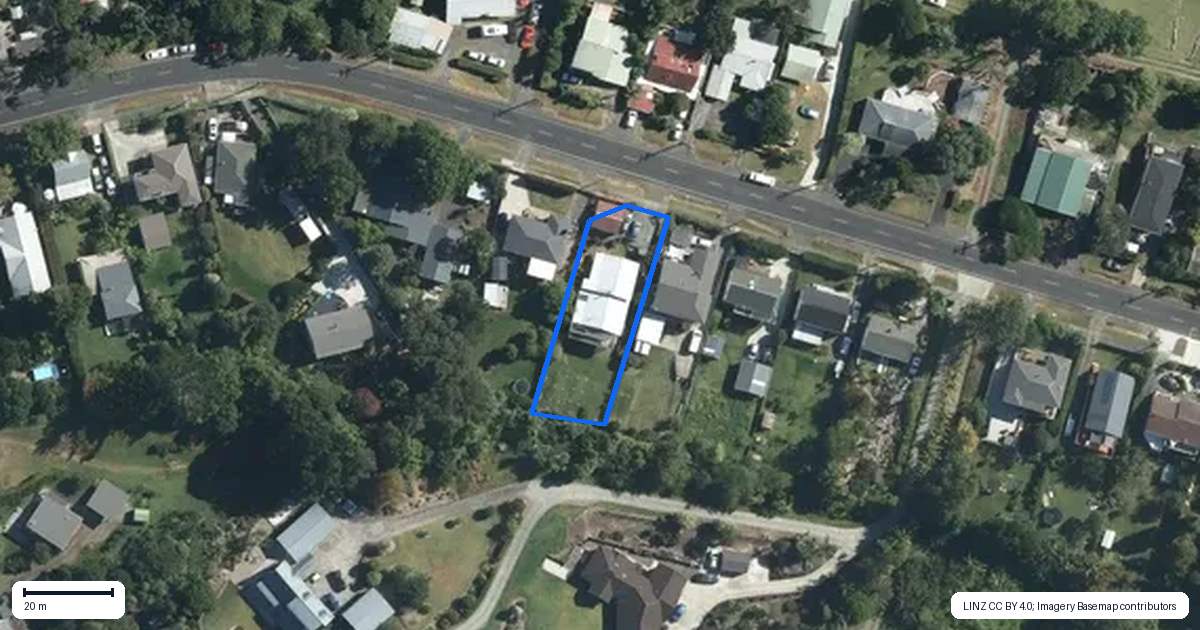 Property context map for 48 McEntee Road, Waitakere, Auckland