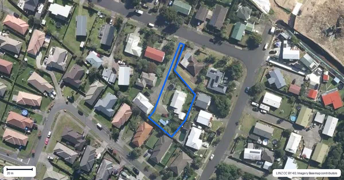 Property context map for 17 Applewood Drive, Henderson, Auckland