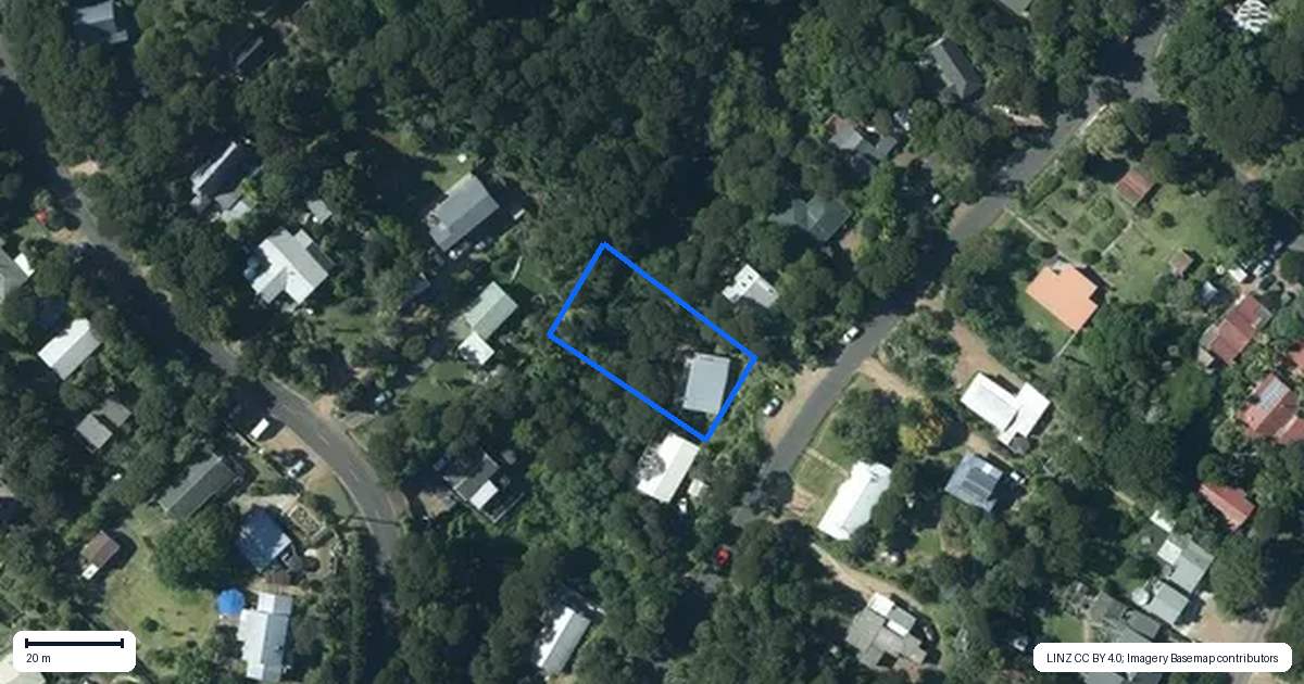 Property context map for 10 Crescent Road East, Ostend, Waiheke Island