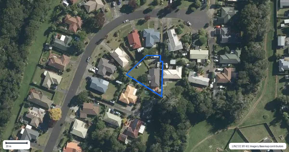 Property context map for 37 Waimoko Glen, Swanson, Auckland