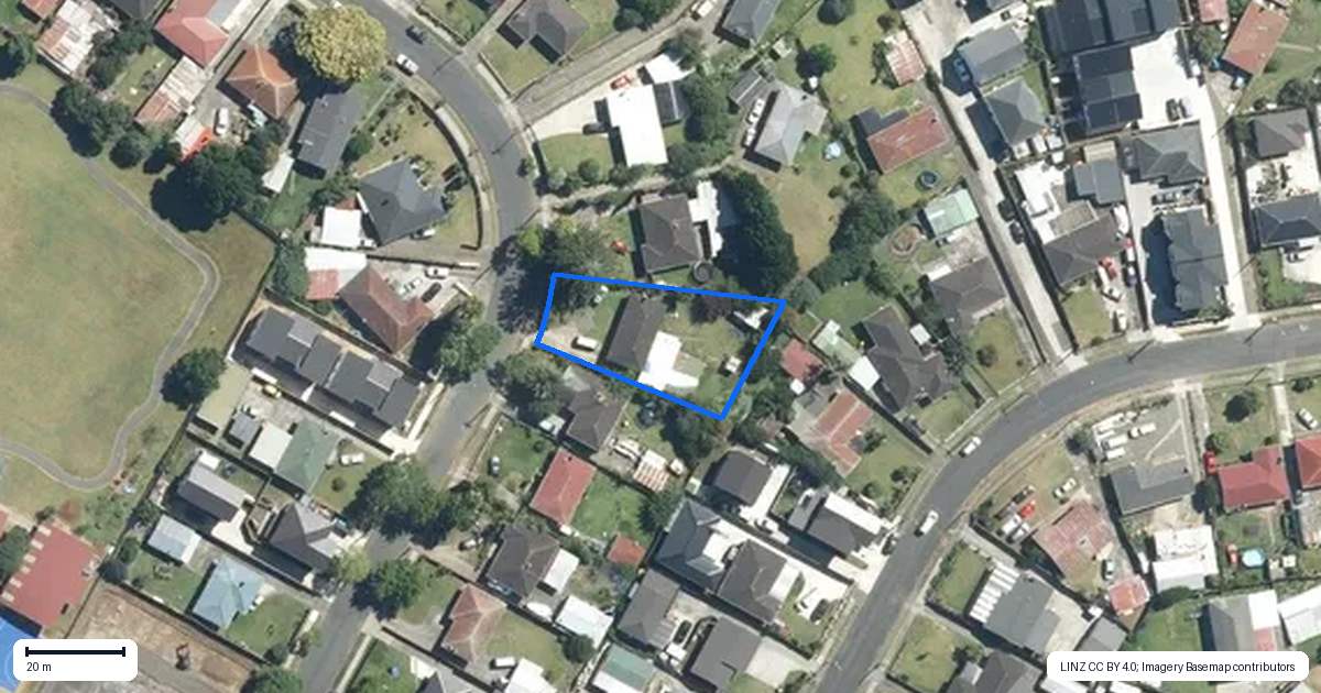 Property context map for 17 Kairanga Street, Mangere East, Auckland