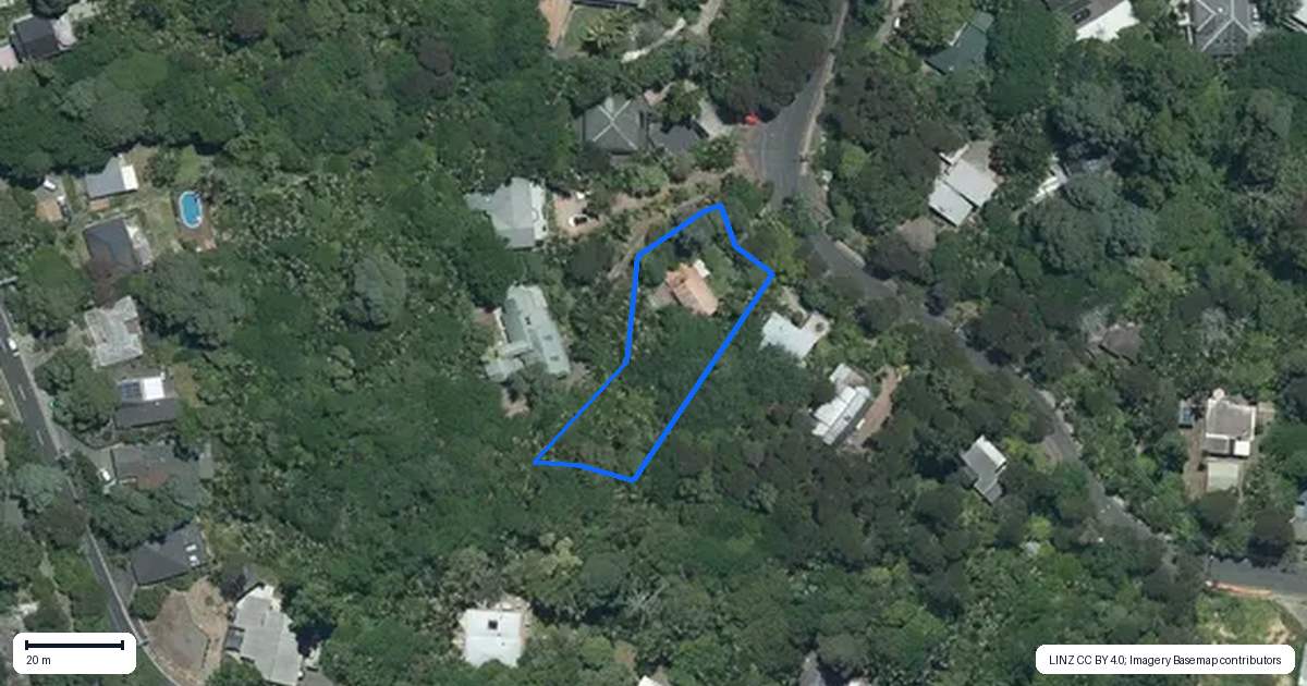 Property context map for 34 Wood Bay Road, Titirangi, Auckland