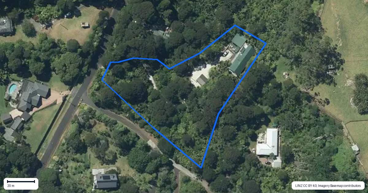 Property context map for 8 Cochran Road, Oratia, Auckland