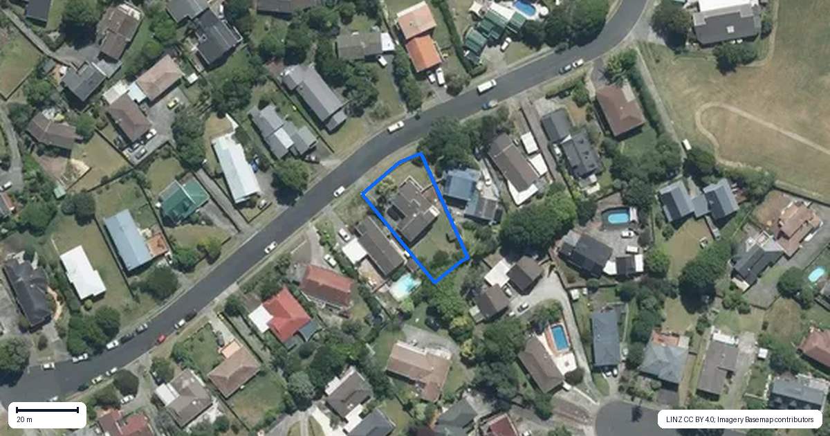 Property context map for 17 Palliser Lane, Browns Bay, Auckland