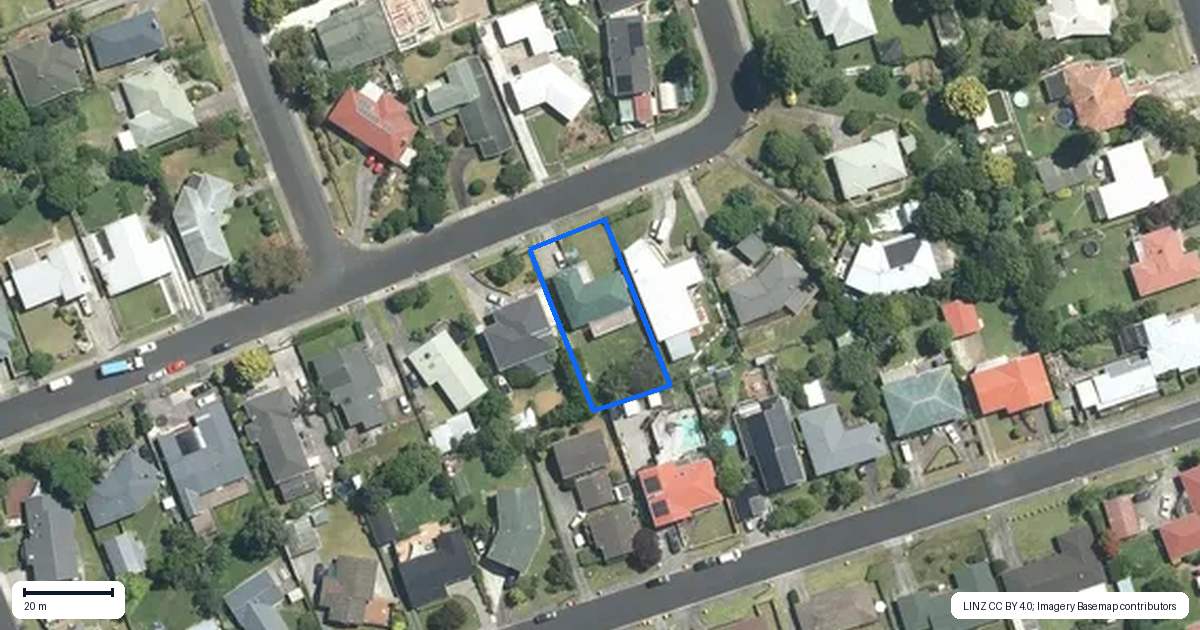 Property context map for 15 Halberg Street, Papakura