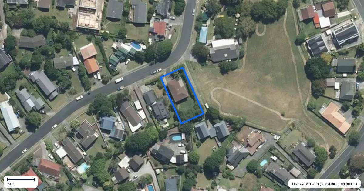Property context map for 7 Palliser Lane, Browns Bay, Auckland