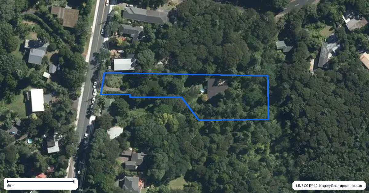 Property context map for 180 Atkinson Road, Titirangi, Auckland